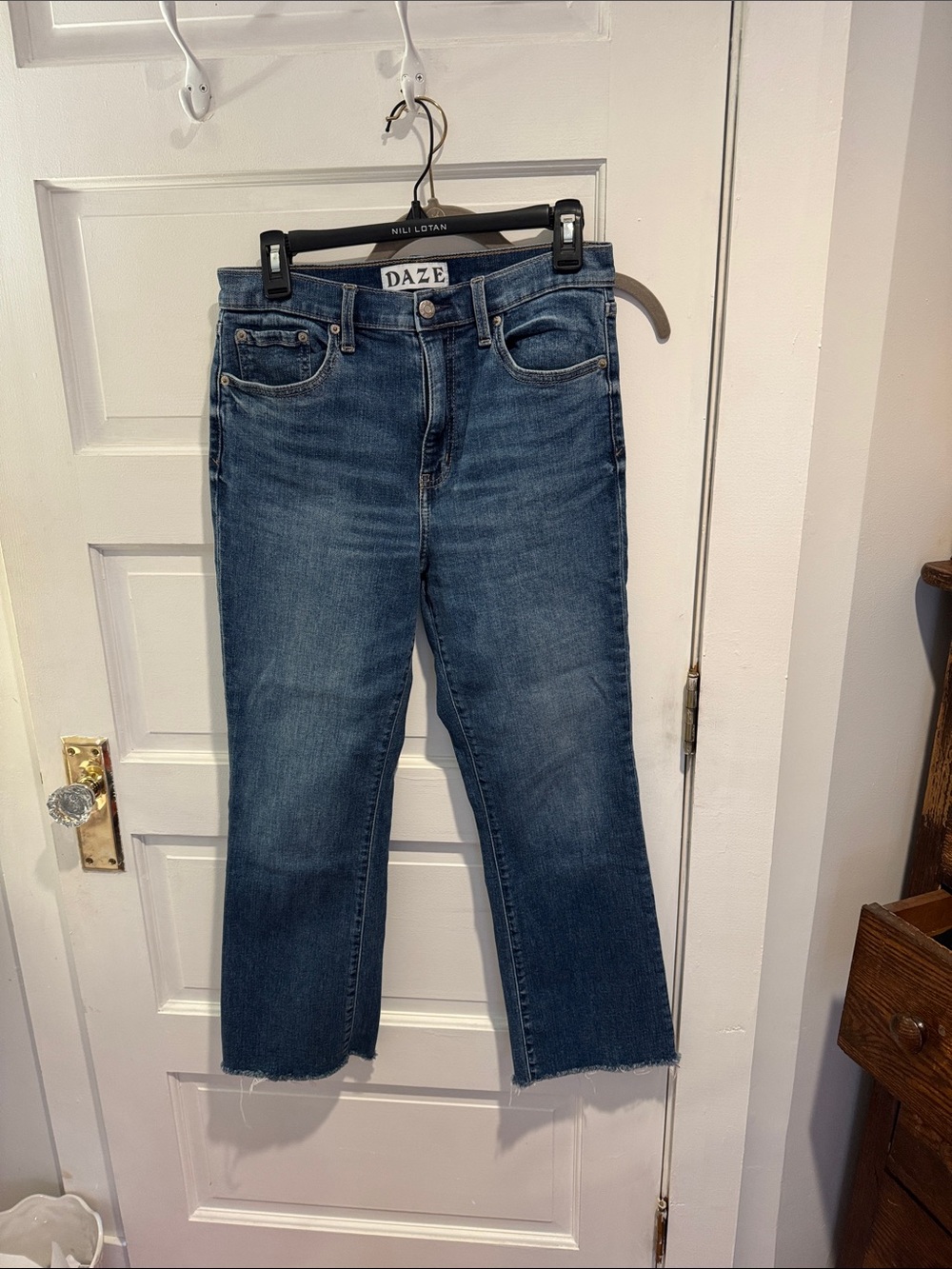 DAZE Women's Cropped Straight Jeans in Mid Blue
